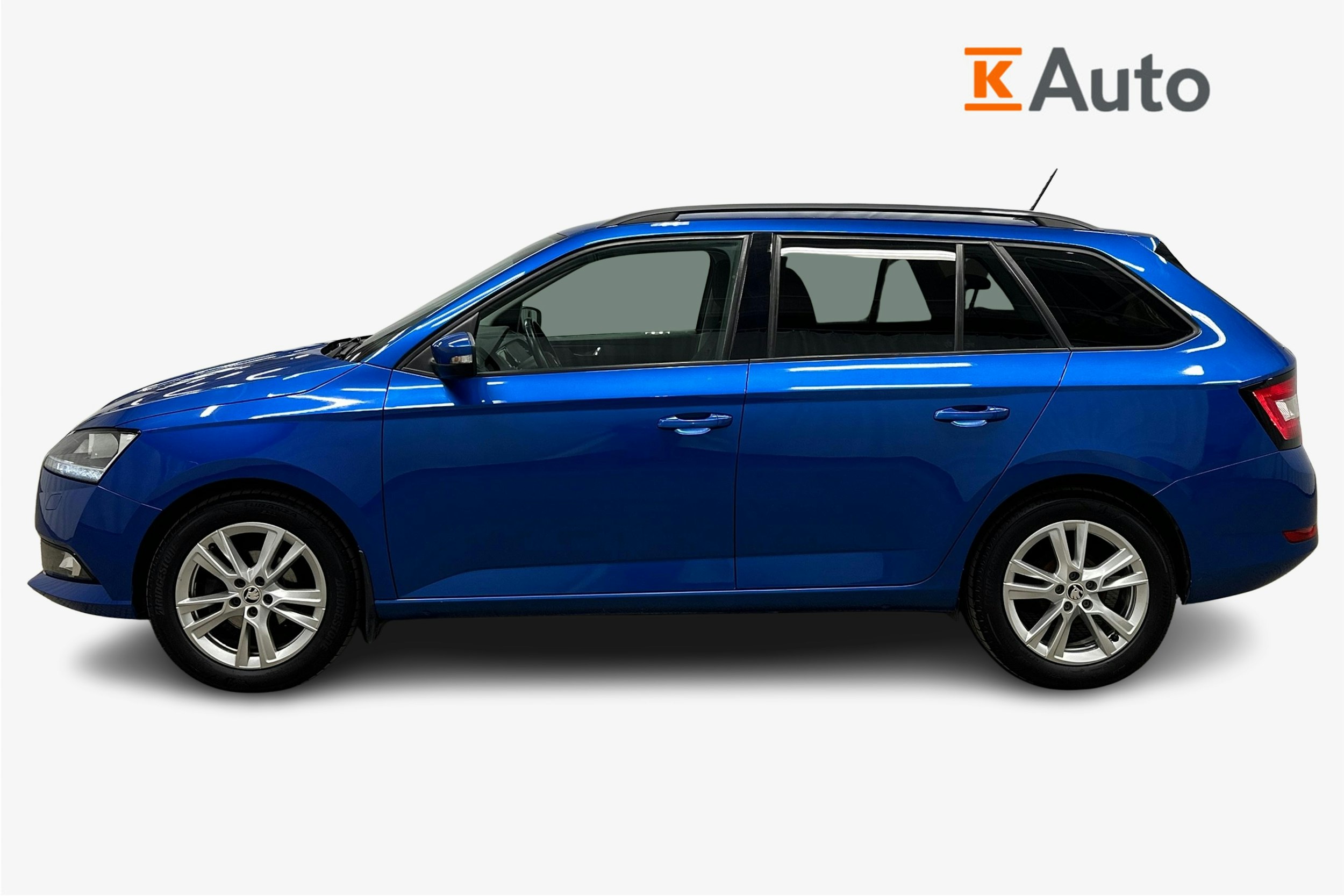 sininen Skoda Fabia 2020 kuva 6.