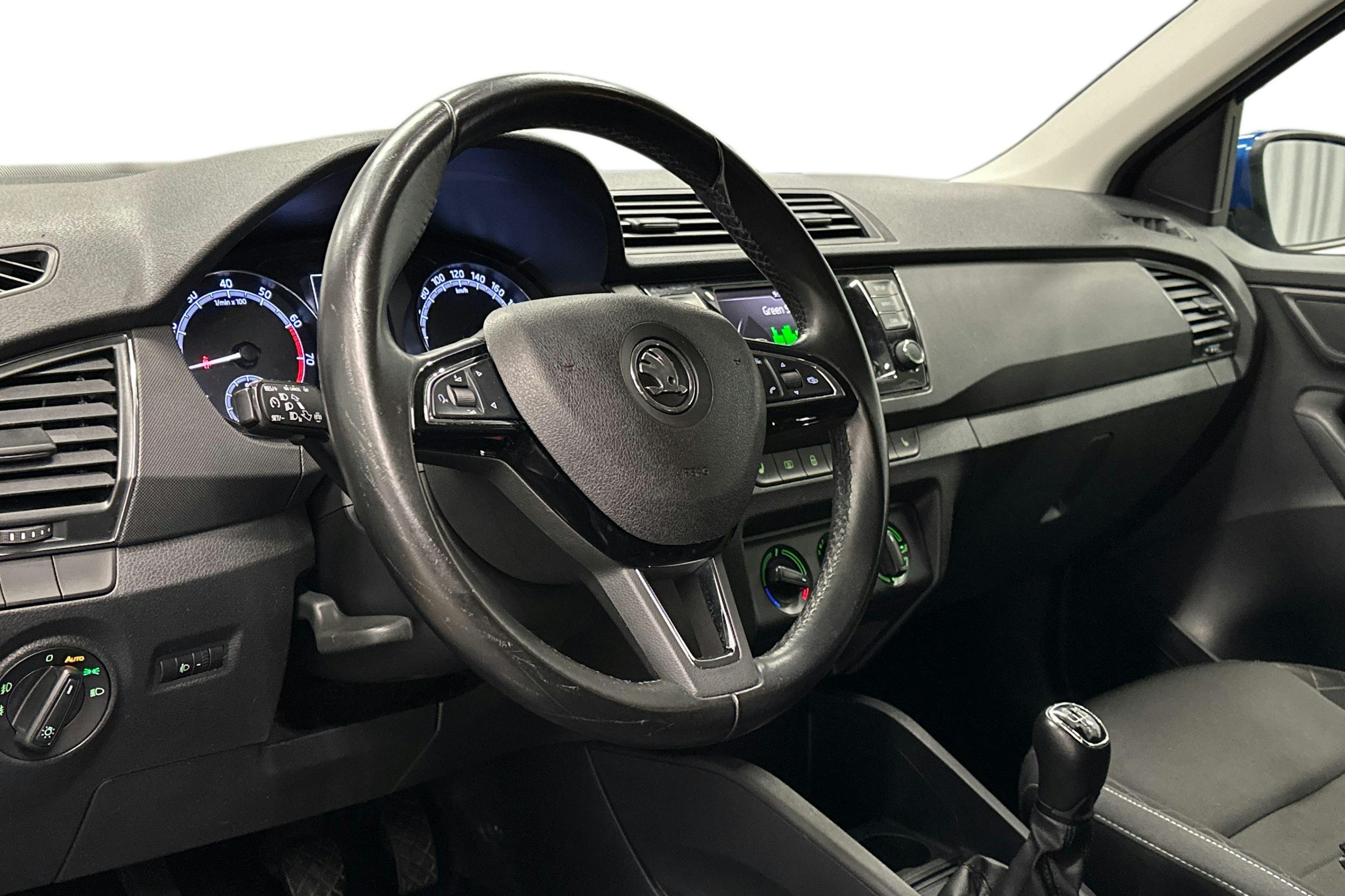 sininen Skoda Fabia 2020 kuva 7.