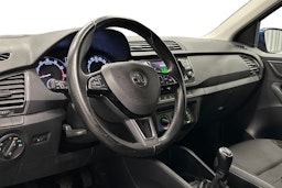 sininen Skoda Fabia 2020 kuva 7.