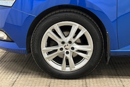 sininen Skoda Fabia 2020 kuva 11.