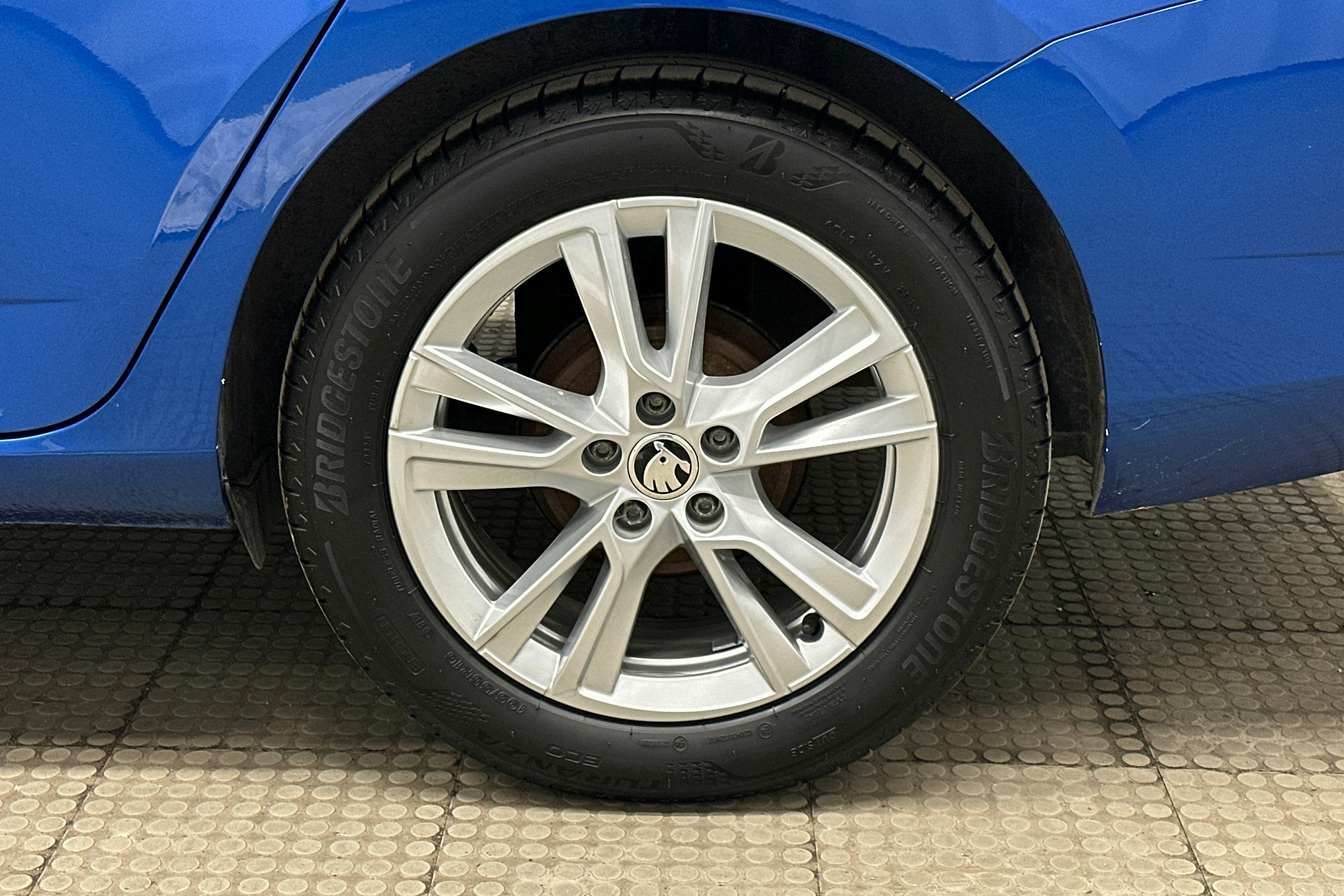 sininen Skoda Fabia 2020 kuva 13.