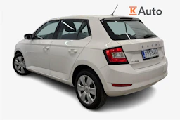 Valkoinen Skoda FABIA 2021 kuva 2.