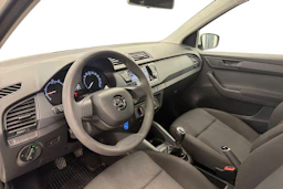 Valkoinen Skoda FABIA 2021 kuva 6.