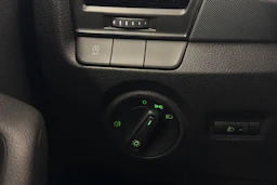 Valkoinen Skoda FABIA 2021 kuva 16.