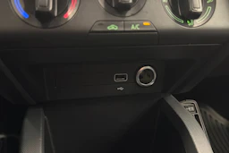 Valkoinen Skoda FABIA 2021 kuva 20.