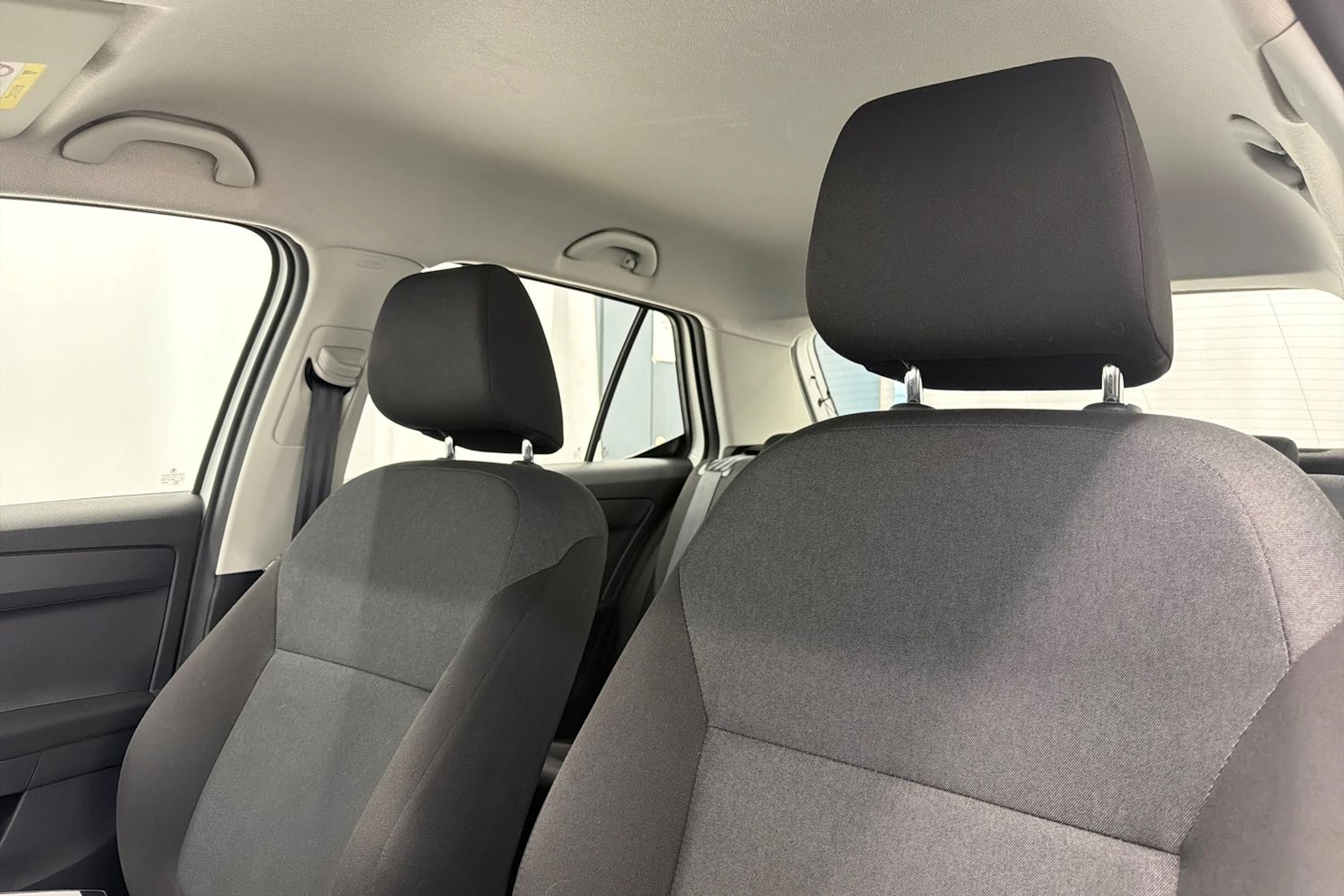 Valkoinen Skoda FABIA 2021 kuva 22.