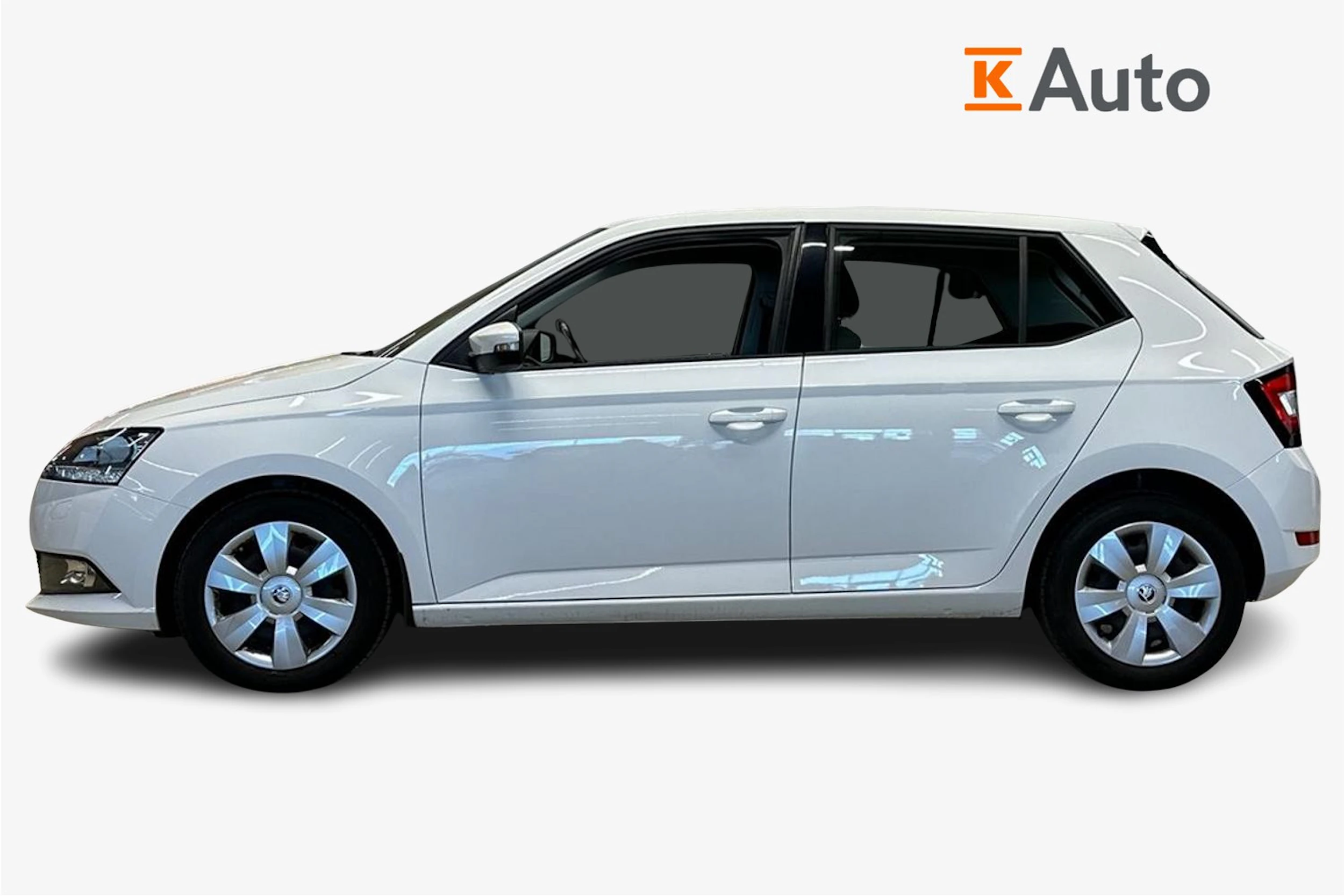 valkoinen Skoda Fabia 2021 kuva 7.