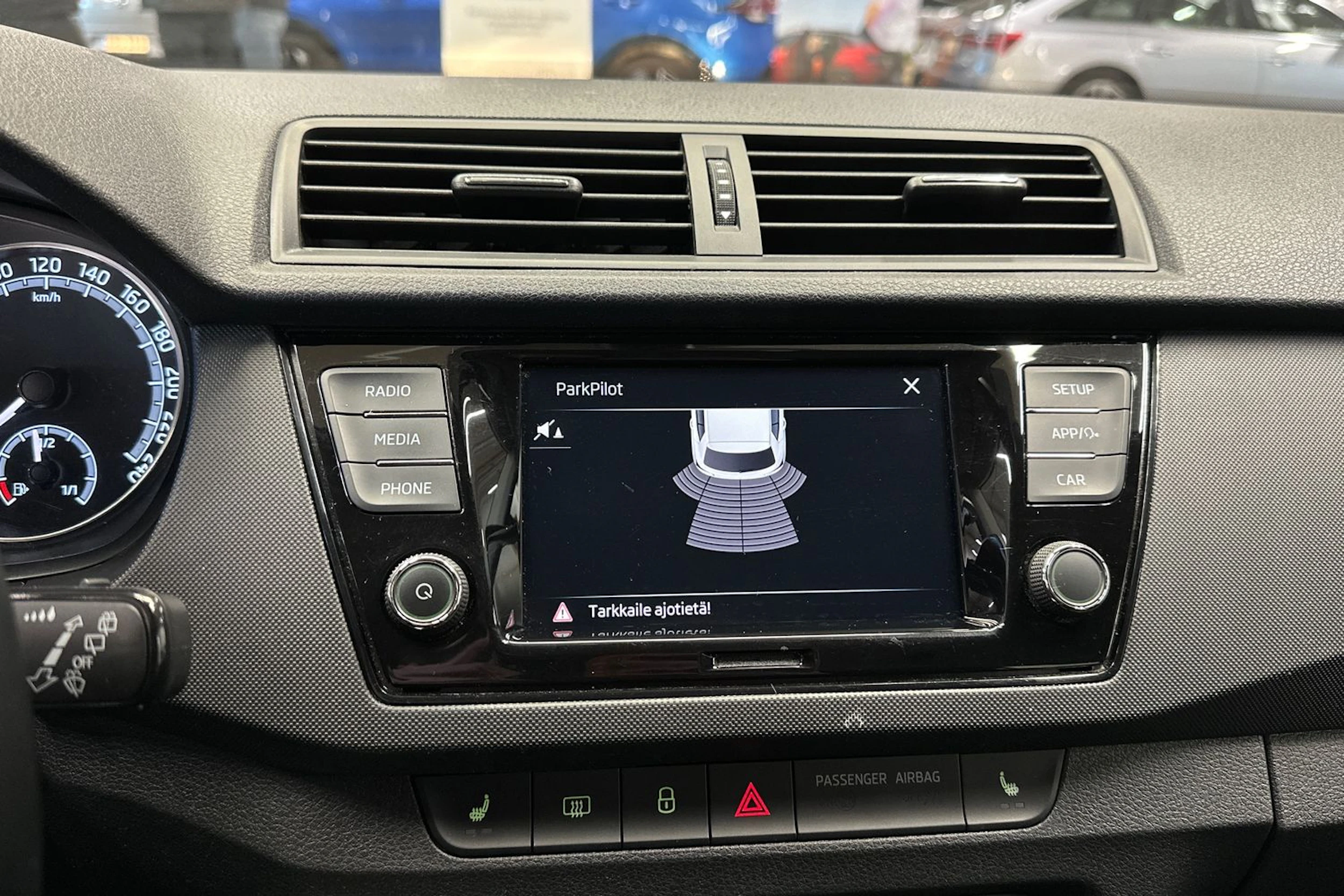 valkoinen Skoda Fabia 2021 kuva 16.