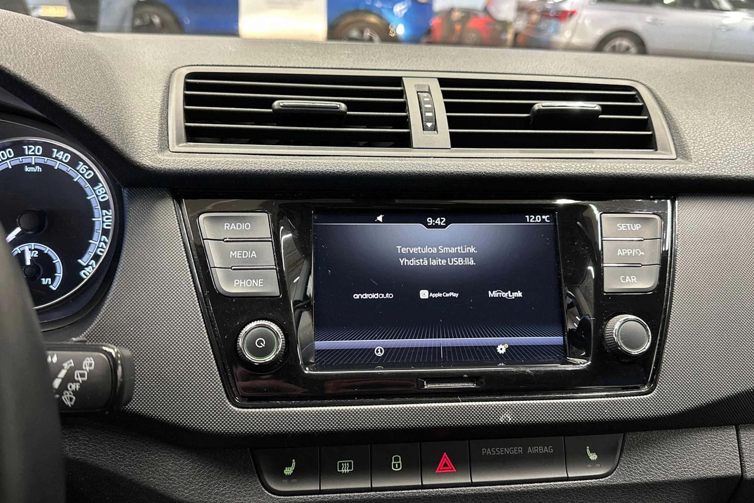 valkoinen Skoda Fabia 2021 kuva 17.