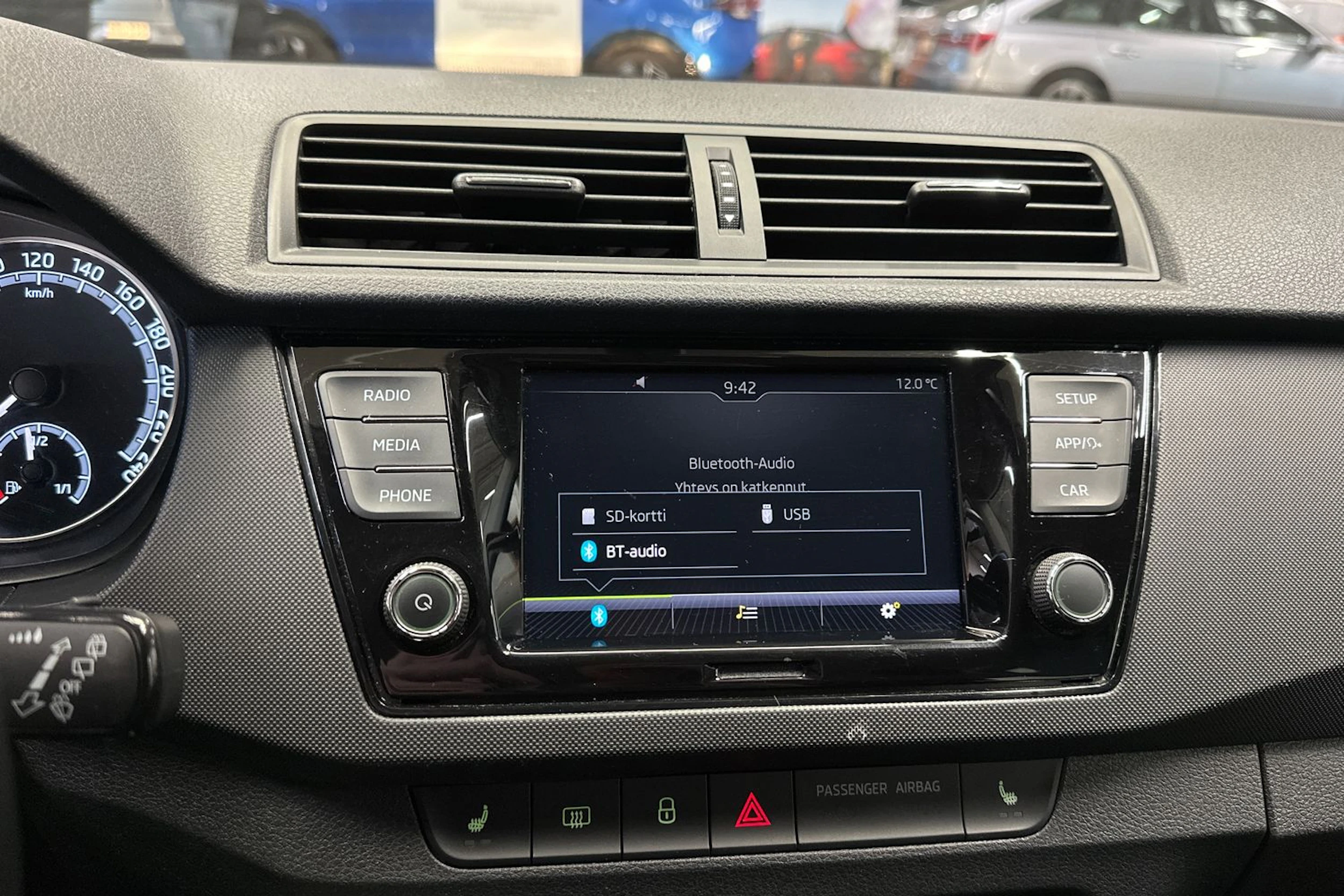 valkoinen Skoda Fabia 2021 kuva 18.