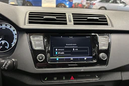 valkoinen Skoda Fabia 2021 kuva 18.