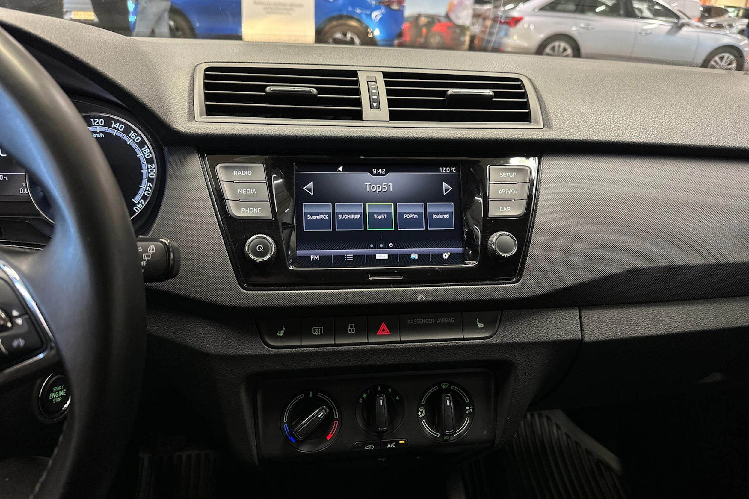 valkoinen Skoda Fabia 2021 kuva 19.