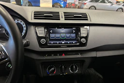 valkoinen Skoda Fabia 2021 kuva 19.