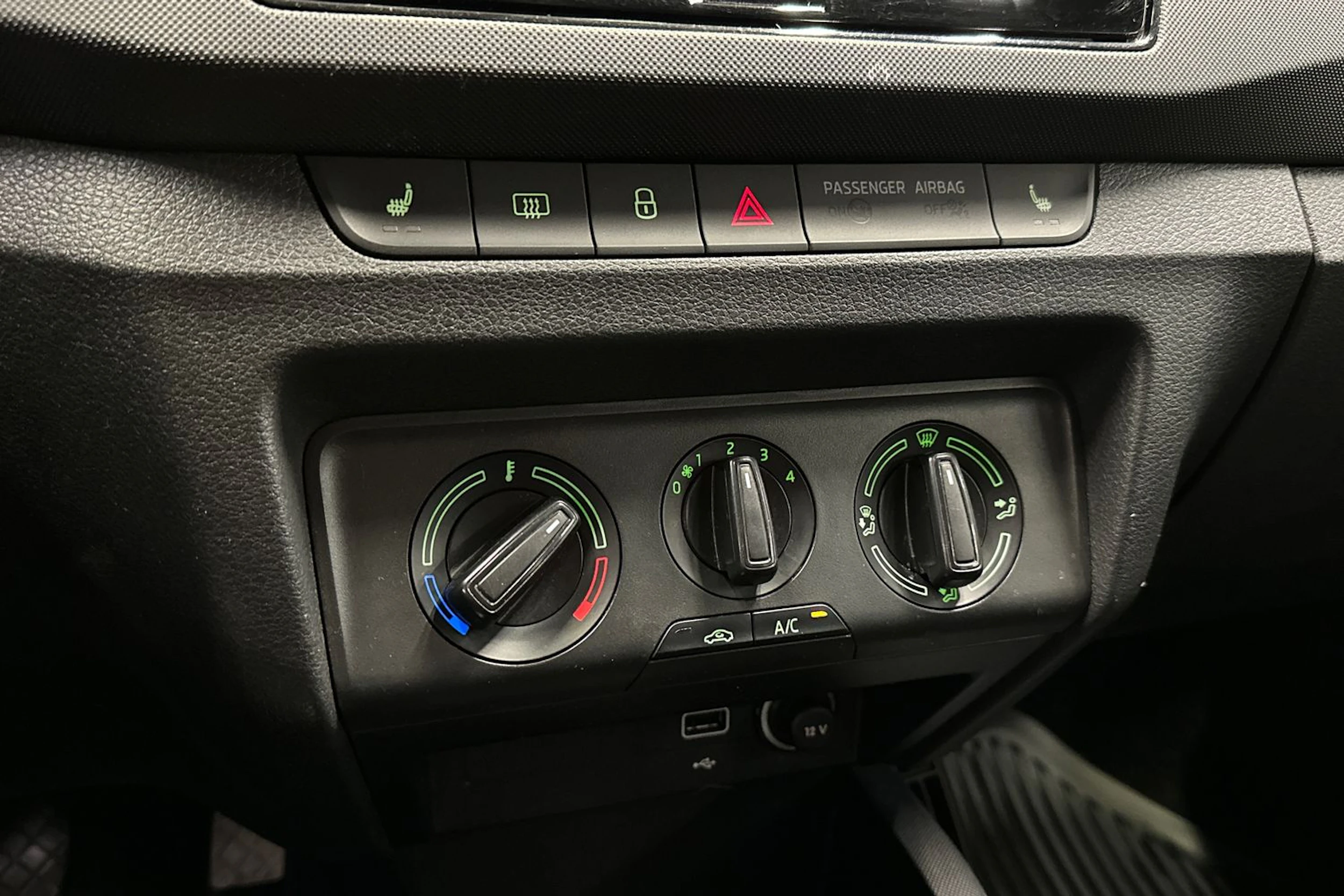 valkoinen Skoda Fabia 2021 kuva 20.
