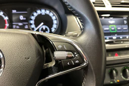 valkoinen Skoda Fabia 2021 kuva 26.