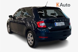 sininen Skoda Fabia 2021 kuva 2.