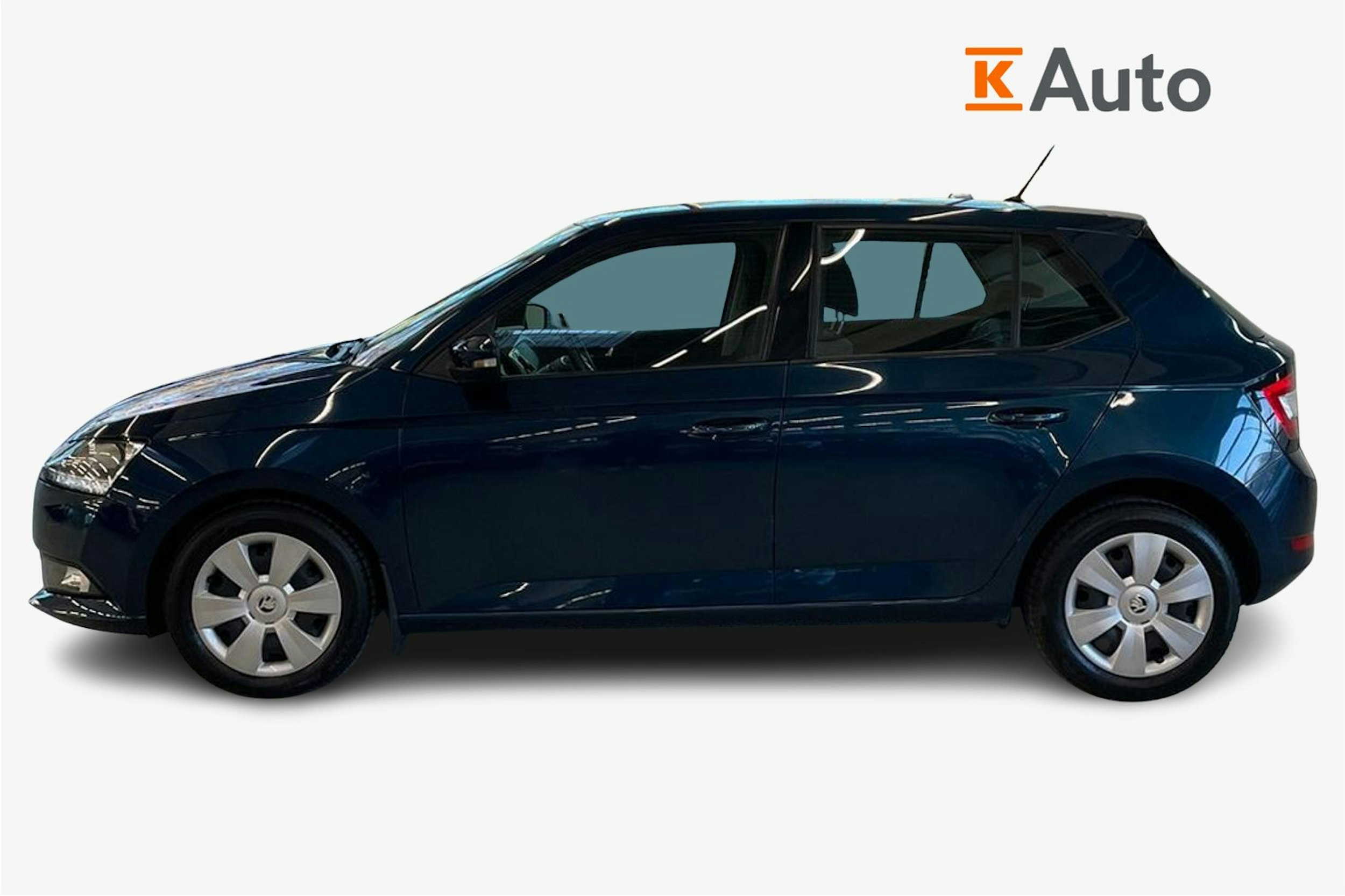 sininen Skoda Fabia 2021 kuva 6.