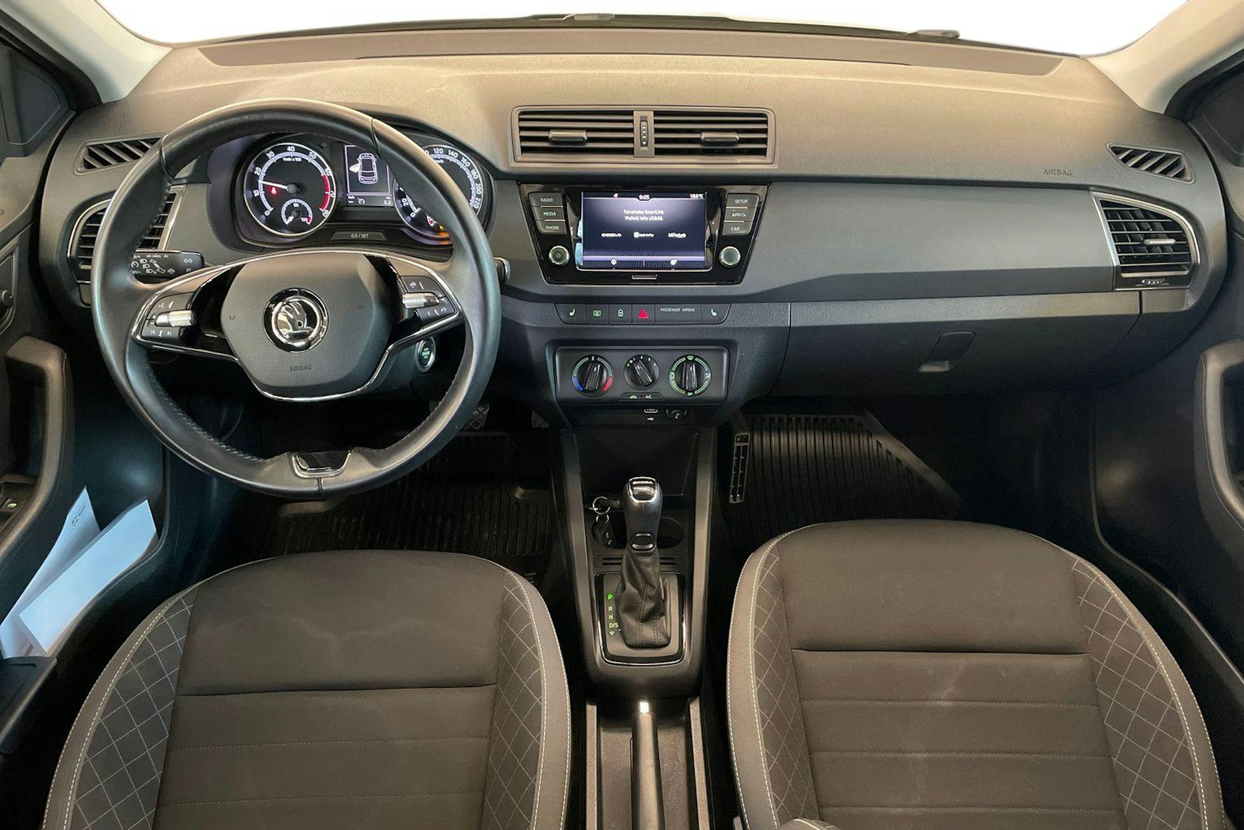 sininen Skoda Fabia 2021 kuva 9.