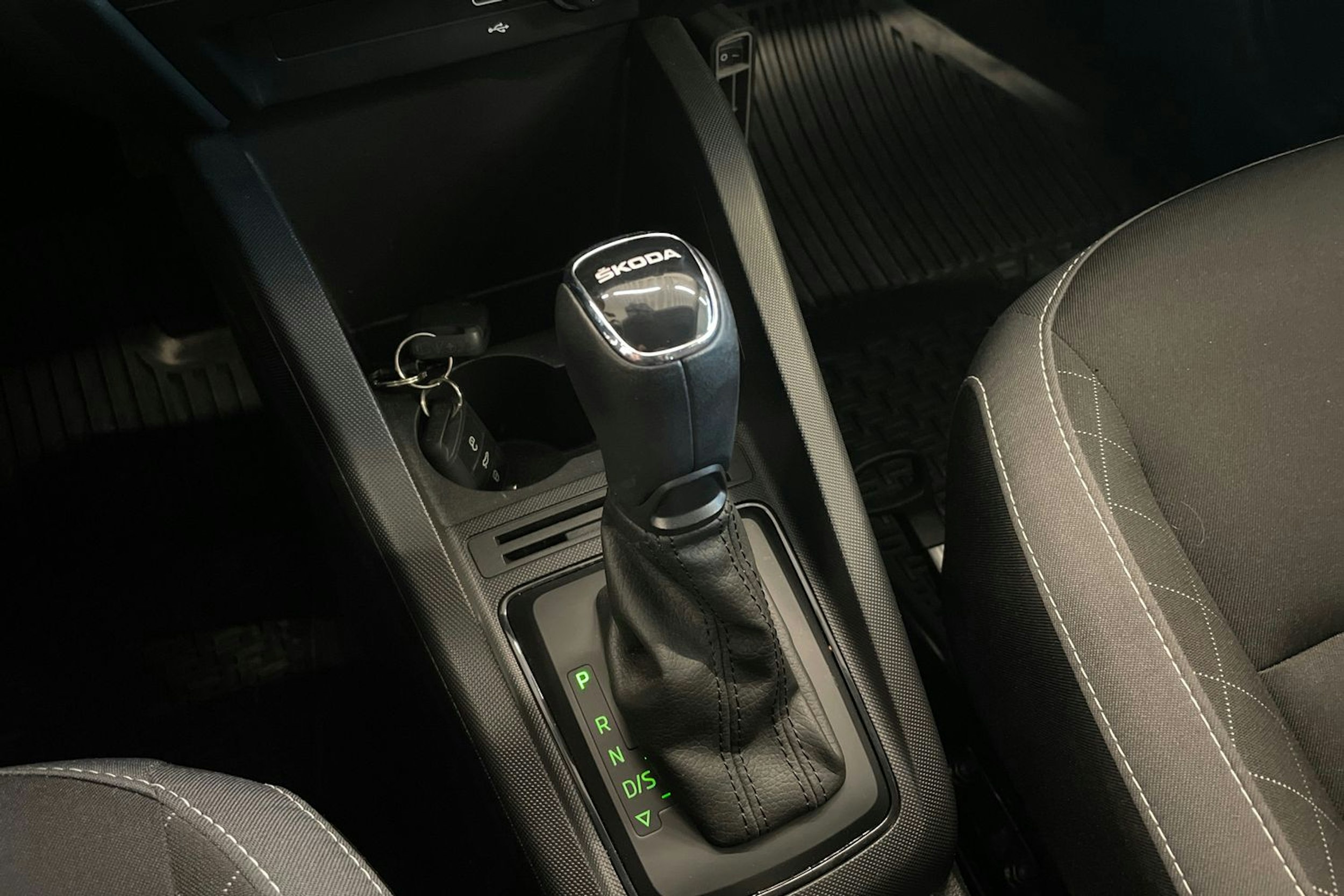 sininen Skoda Fabia 2021 kuva 20.