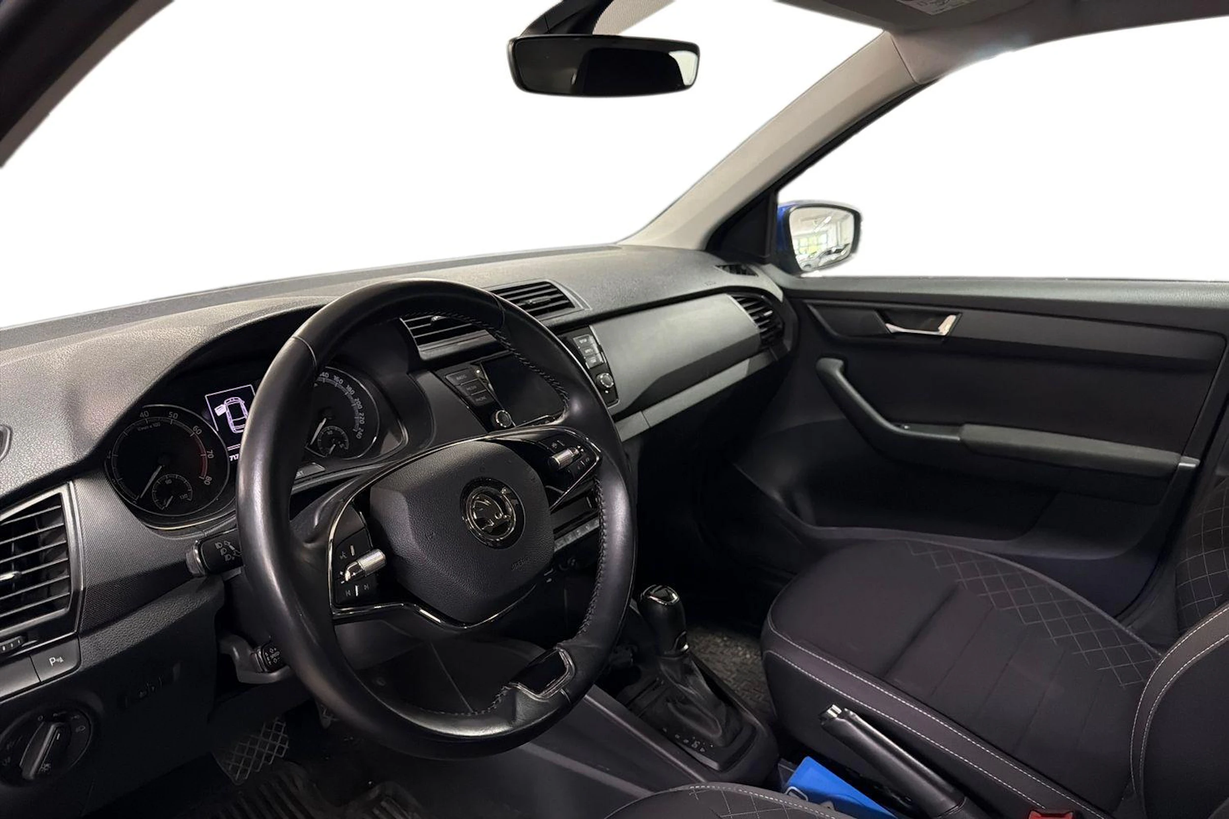 sininen Skoda Fabia 2021 kuva 3.