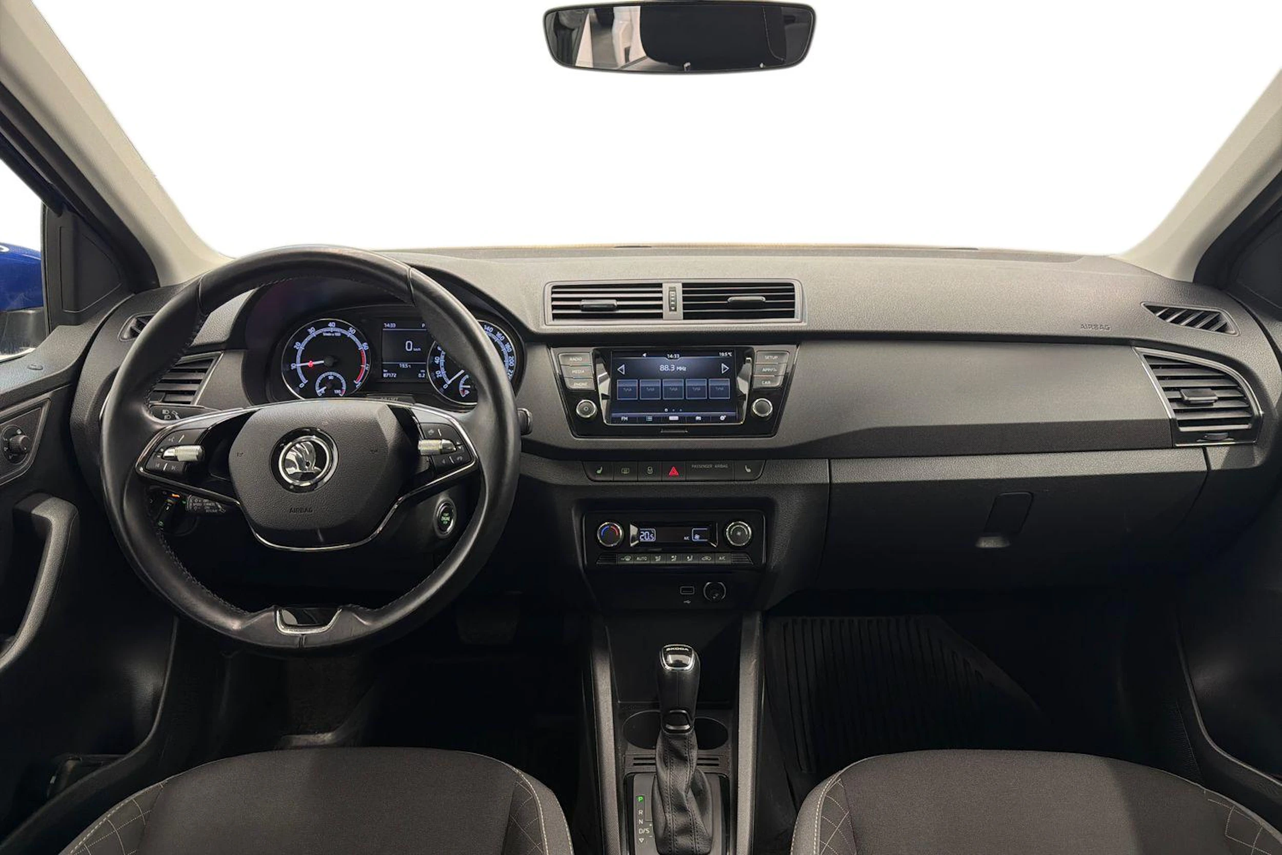 sininen Skoda Fabia 2021 kuva 7.
