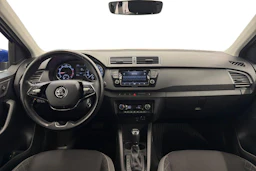 sininen Skoda Fabia 2021 kuva 7.