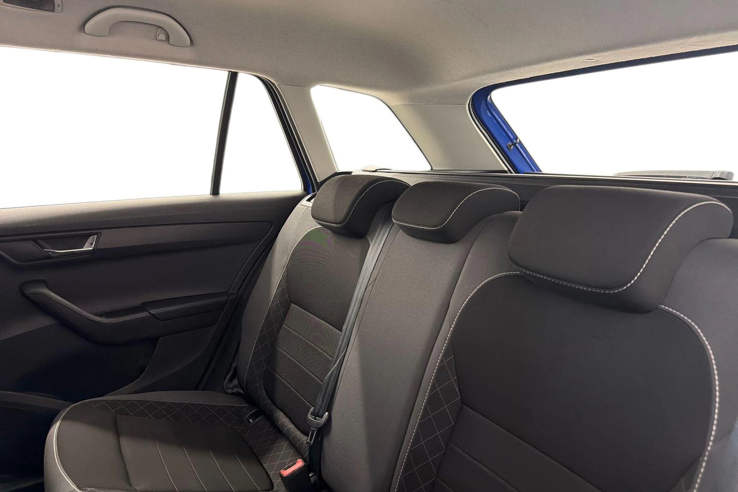 sininen Skoda Fabia 2021 kuva 8.