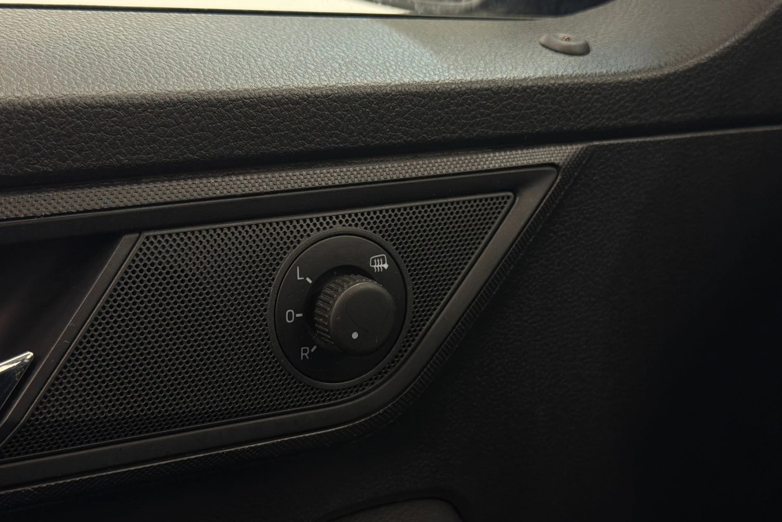 sininen Skoda Fabia 2021 kuva 15.