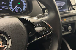 sininen Skoda Fabia 2021 kuva 18.