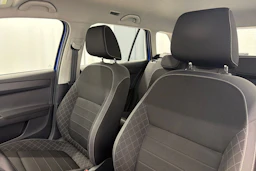 sininen Skoda Fabia 2021 kuva 25.