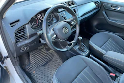 valkoinen Skoda Fabia 2021 kuva 3.