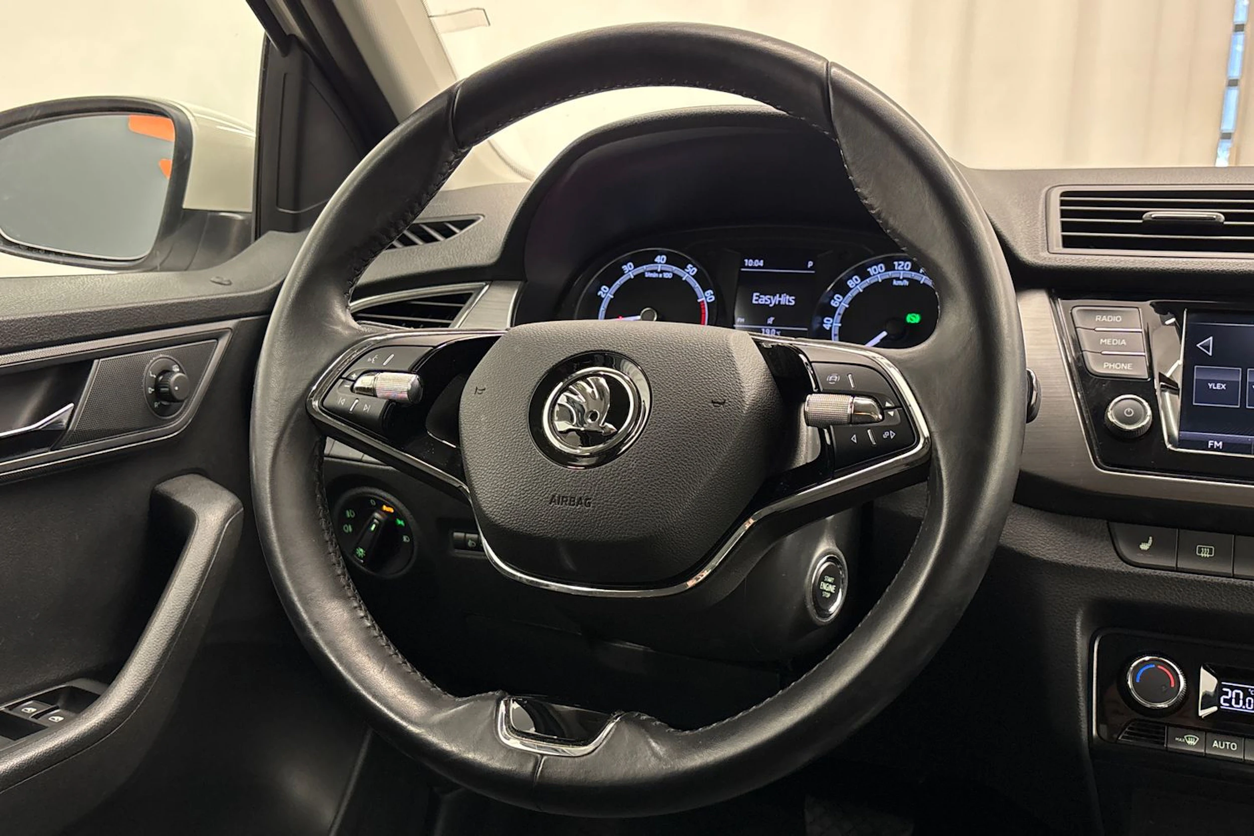 valkoinen Skoda Fabia 2021 kuva 12.