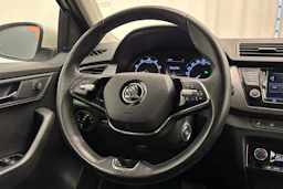valkoinen Skoda Fabia 2021 kuva 12.
