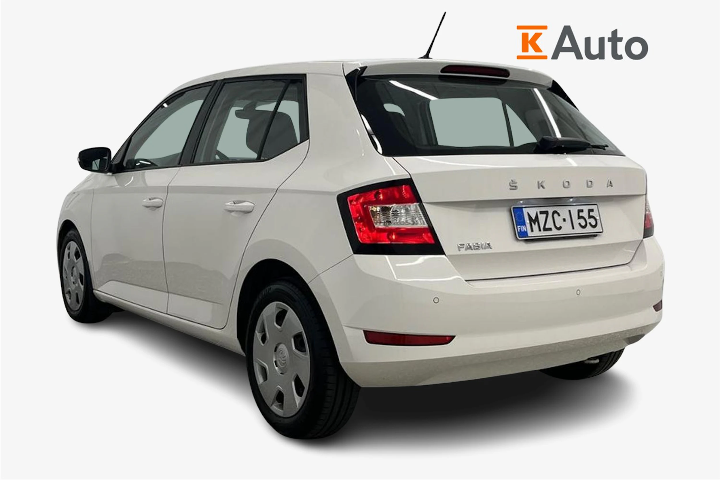 valkoinen Skoda Fabia 2021 kuva 2.