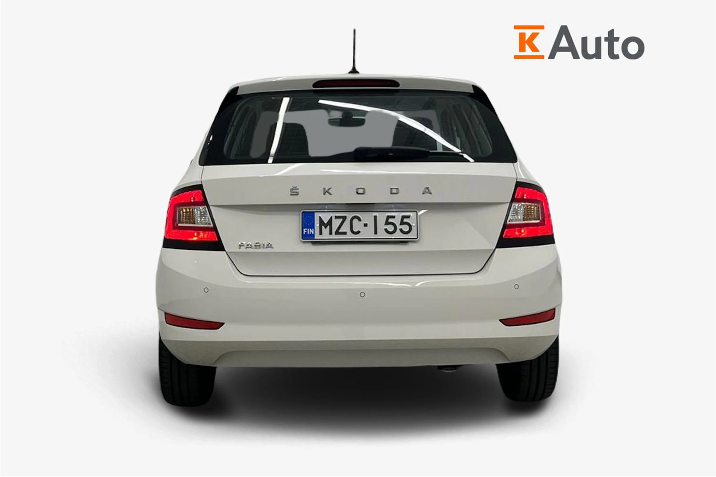 valkoinen Skoda Fabia 2021 kuva 3.