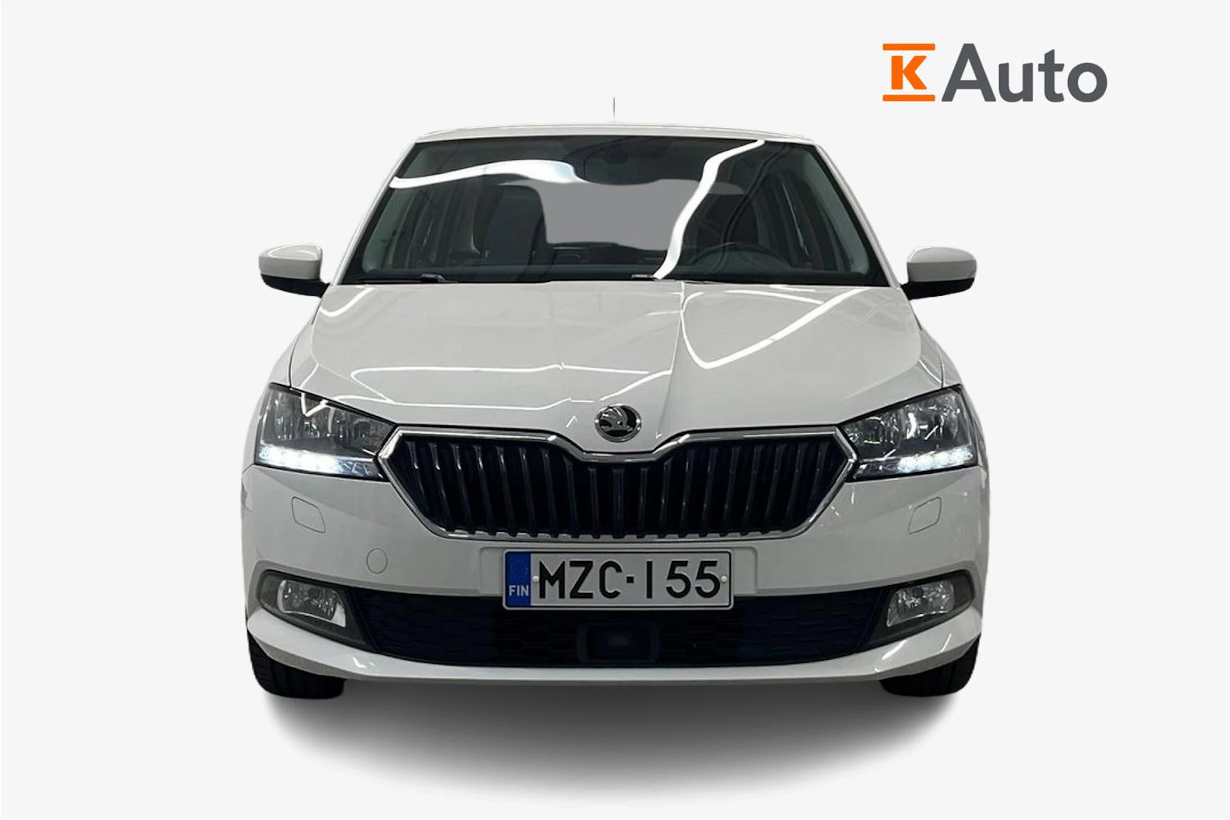 valkoinen Skoda Fabia 2021 kuva 4.