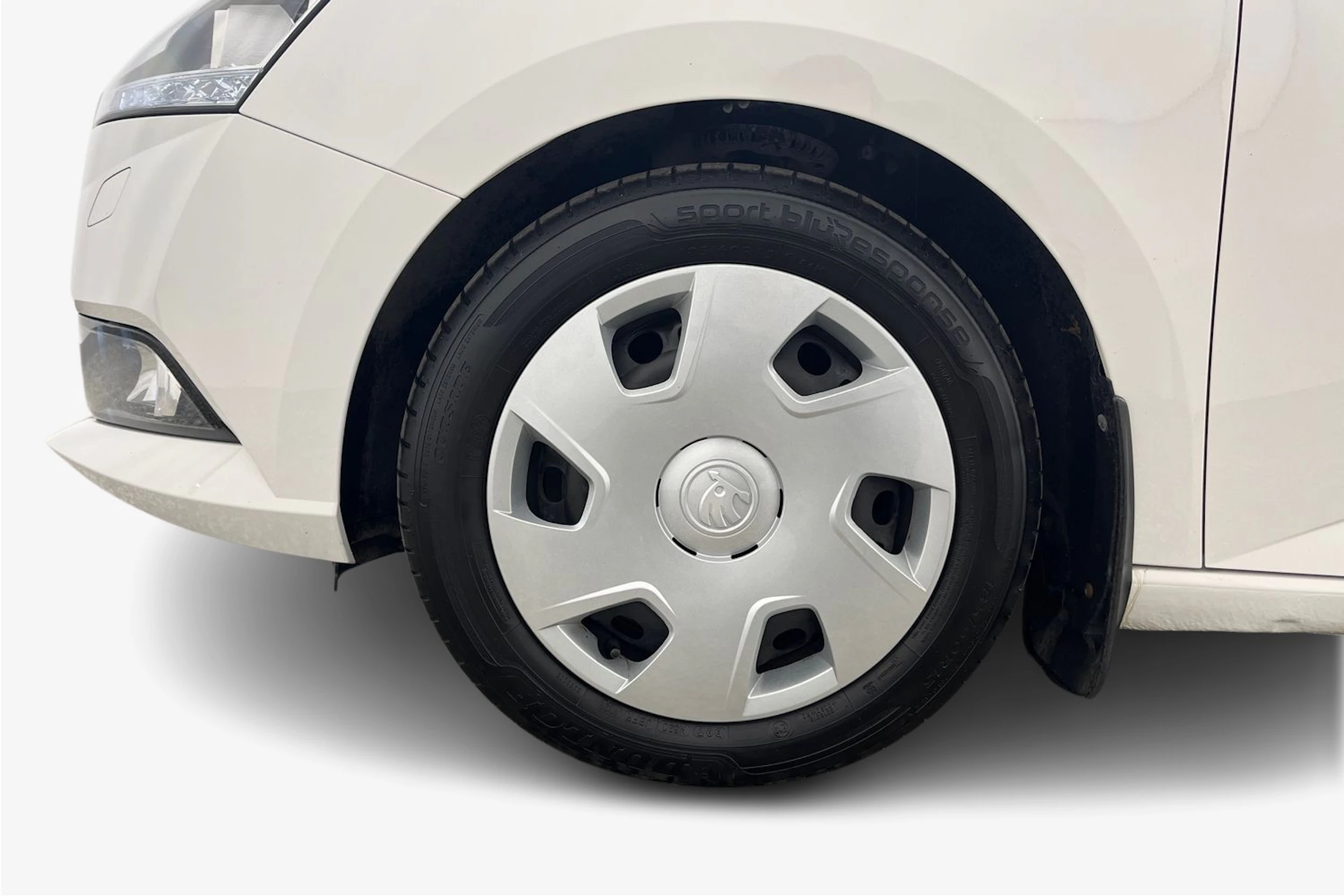valkoinen Skoda Fabia 2021 kuva 9.