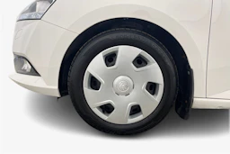 valkoinen Skoda Fabia 2021 kuva 9.