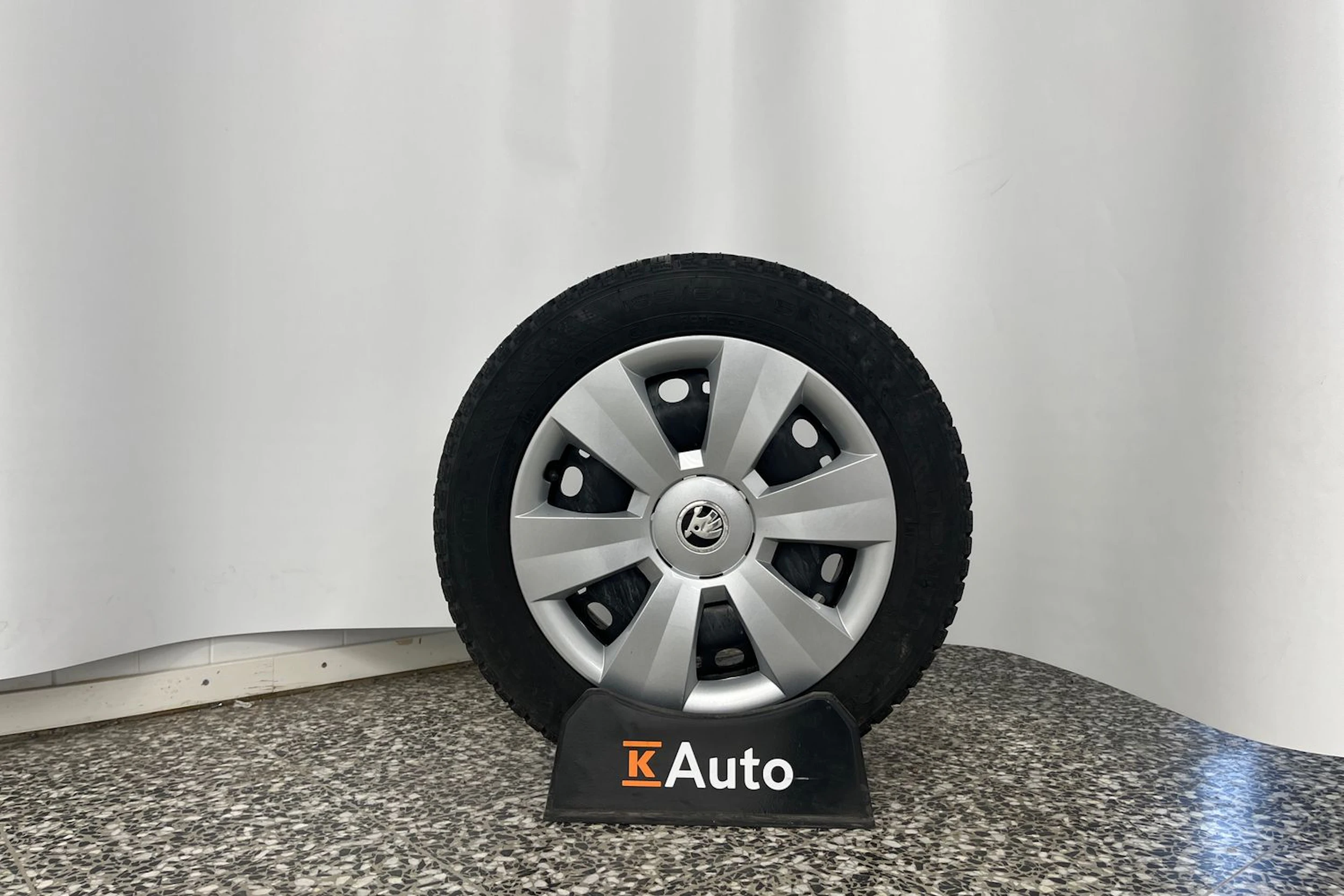 valkoinen Skoda Fabia 2021 kuva 10.