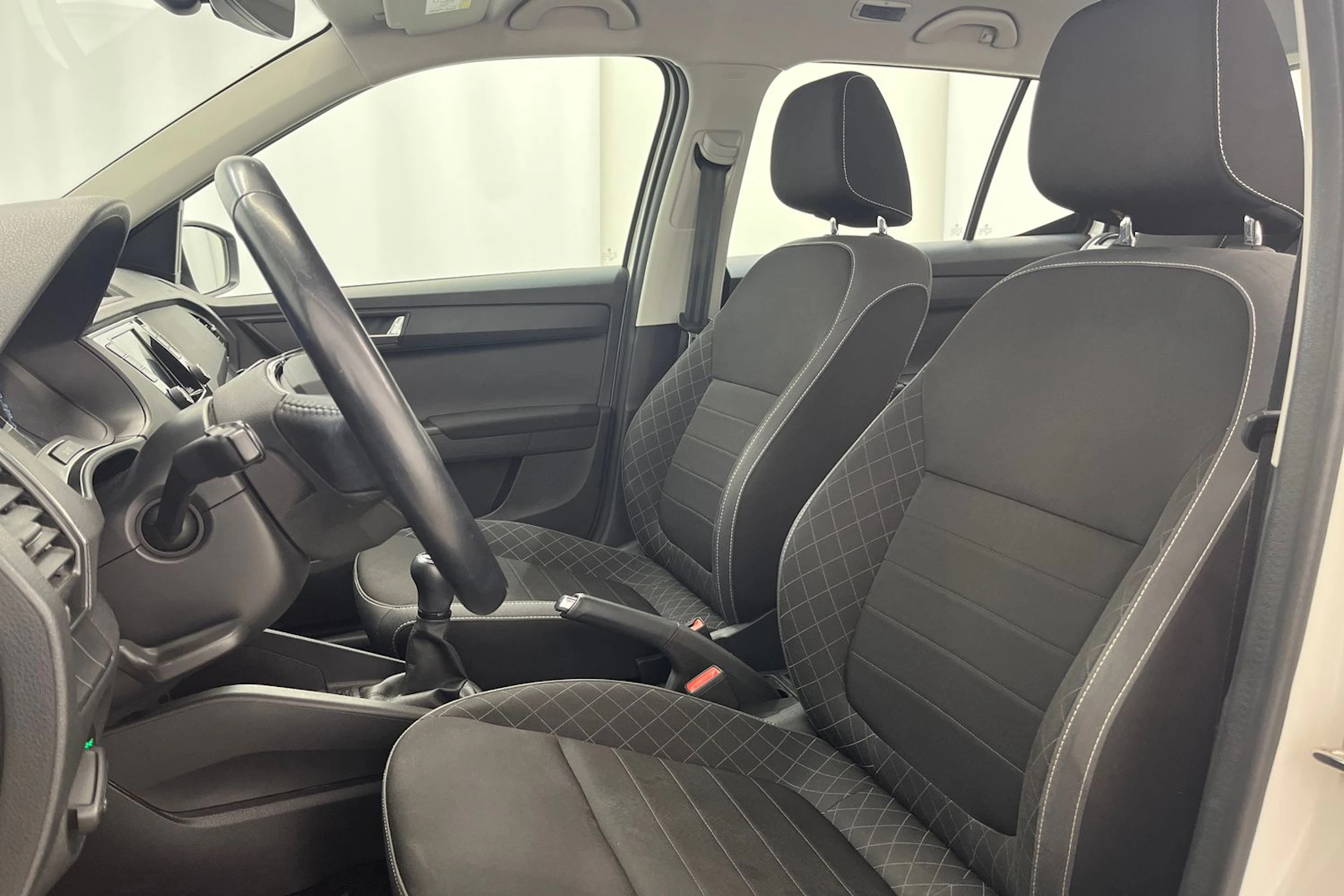 valkoinen Skoda Fabia 2021 kuva 12.