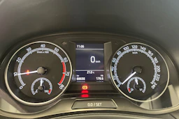 valkoinen Skoda Fabia 2021 kuva 13.
