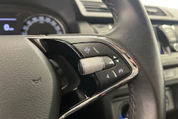 valkoinen Skoda Fabia 2021 kuva 15.