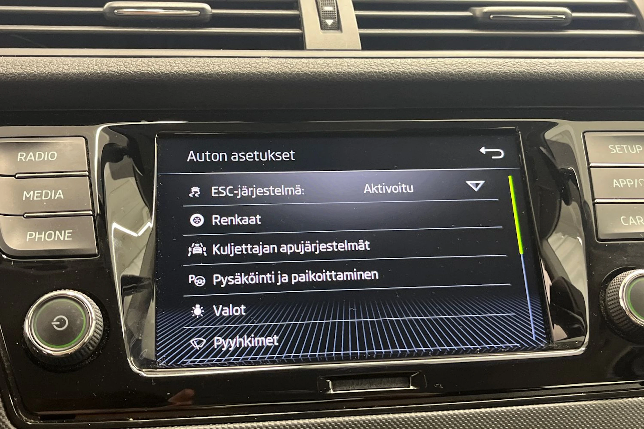 valkoinen Skoda Fabia 2021 kuva 19.