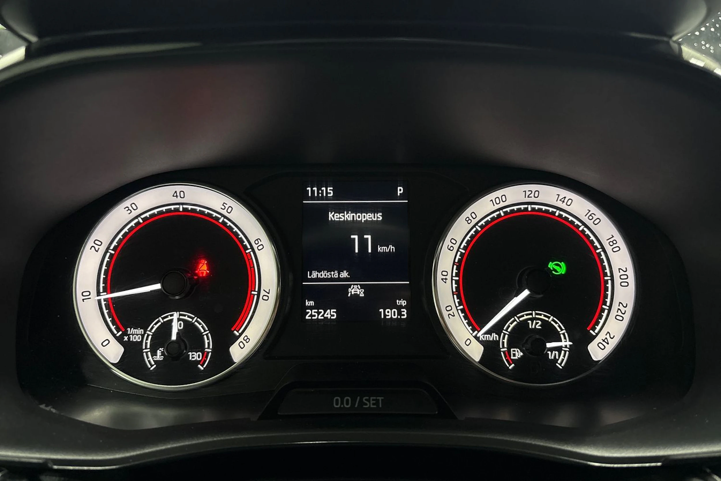 Valkoinen Skoda FABIA 2023 kuva 13.