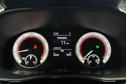 Valkoinen Skoda FABIA 2023 kuva 13.