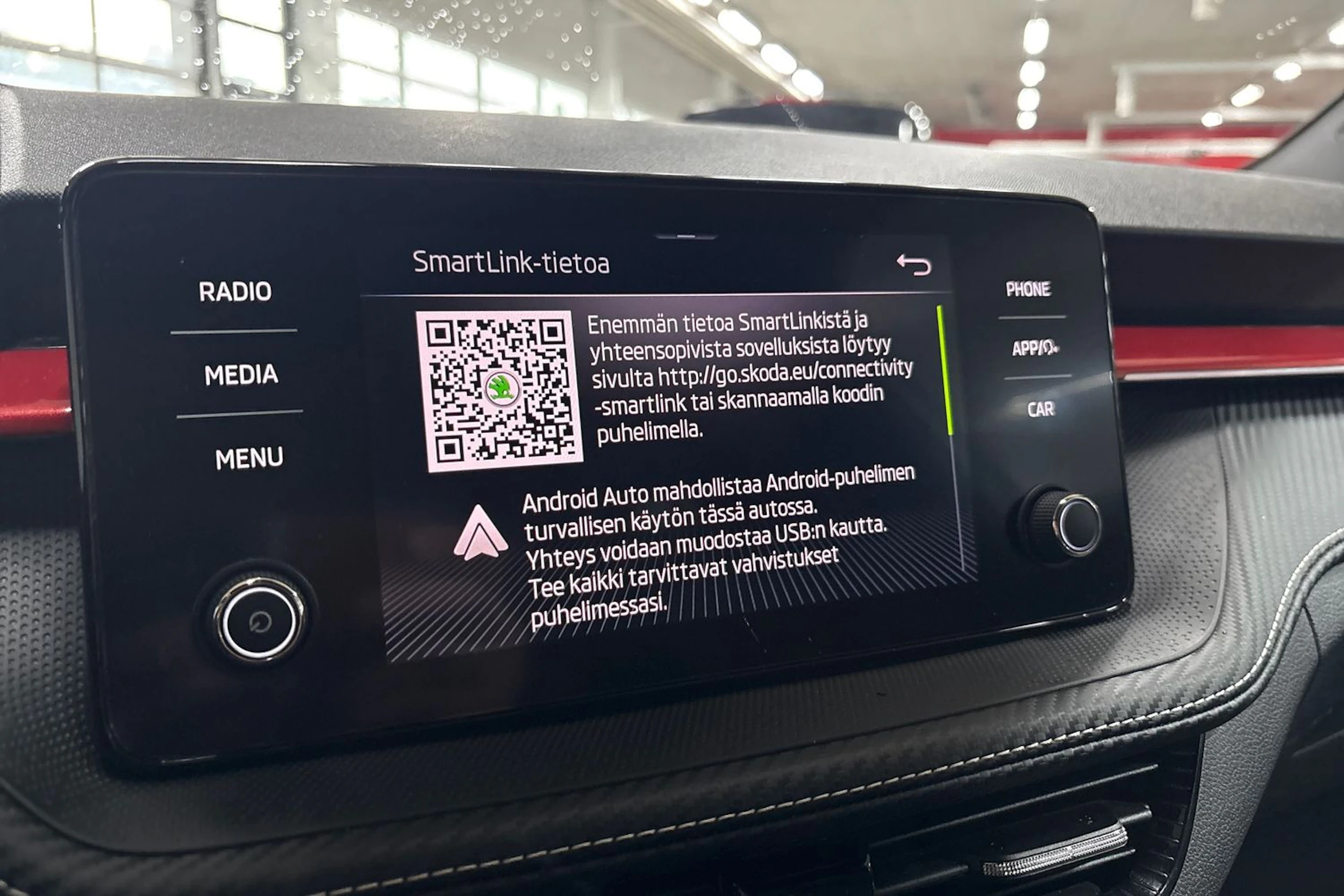 Valkoinen Skoda FABIA 2023 kuva 15.