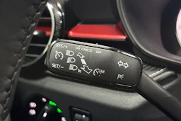 Valkoinen Skoda FABIA 2023 kuva 20.
