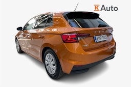 oranssi Skoda Fabia 2023 kuva 2.