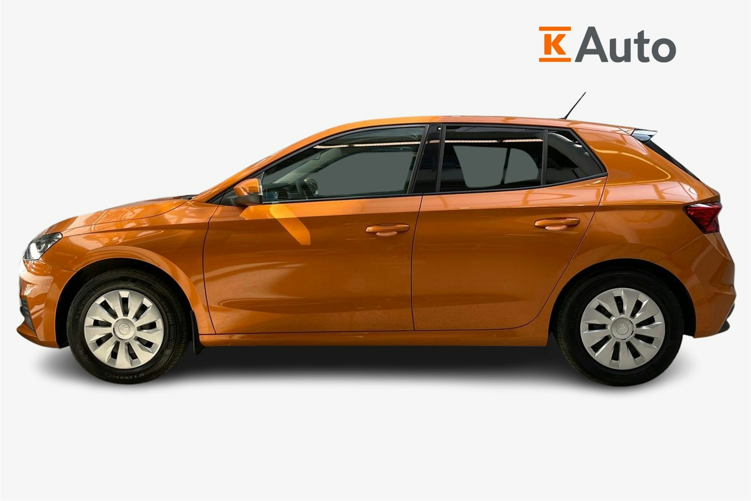 oranssi Skoda Fabia 2023 kuva 6.