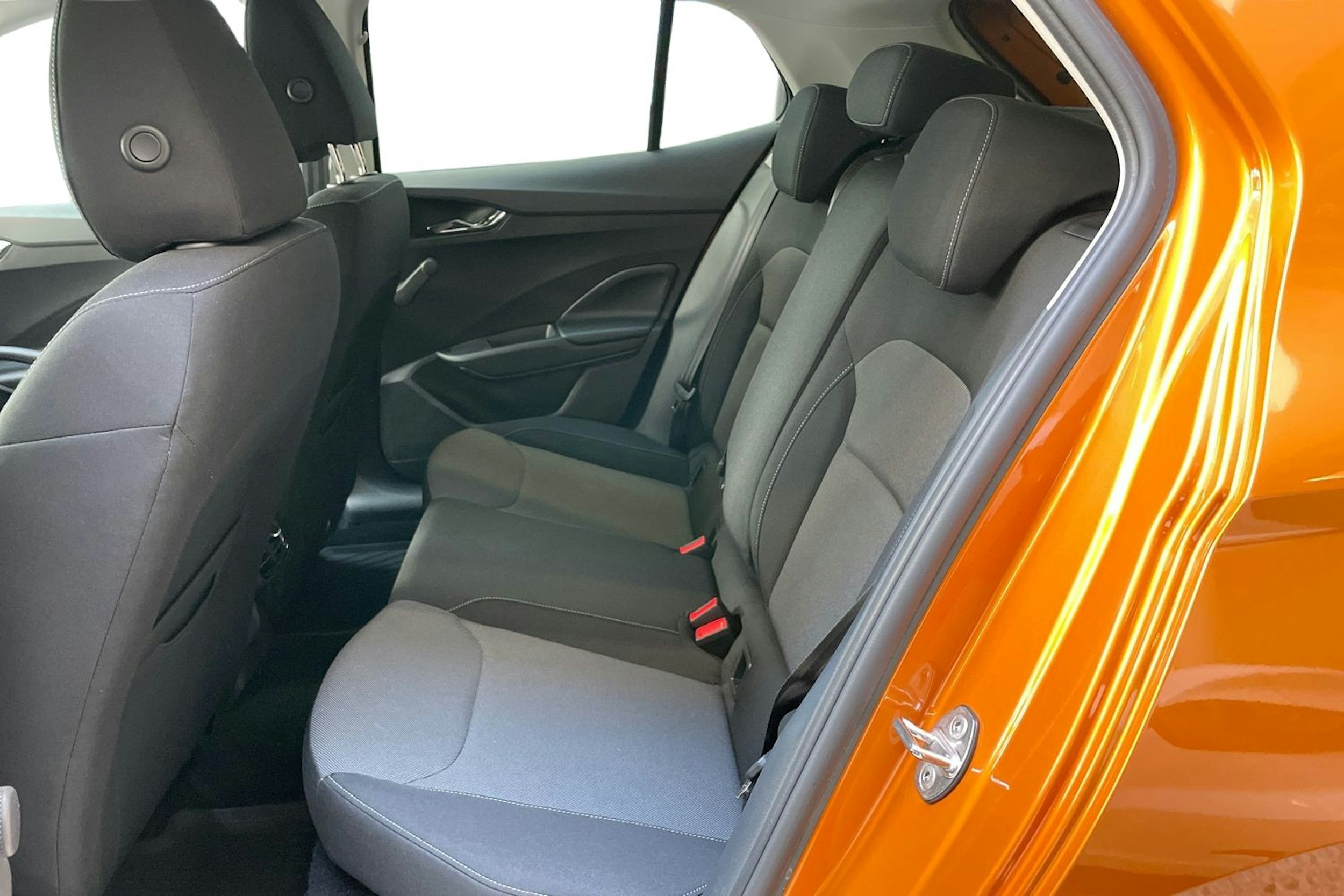 oranssi Skoda Fabia 2023 kuva 10.